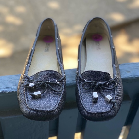 Michael Kors Women’s Black Sutton Moccasin Sz 8.5 - Picture 4 of 10